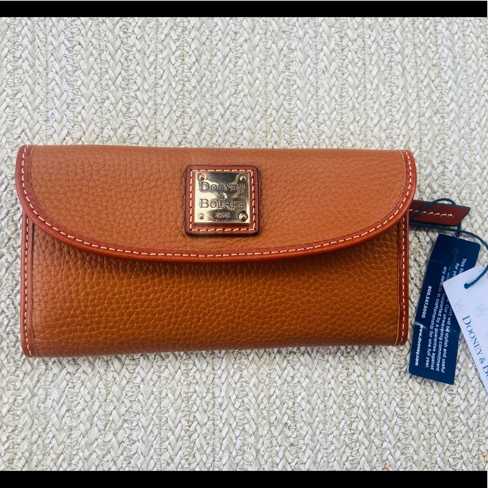 🚫SOLD🚫Dooney & Bourke Continental Leather Wallet - Picture 1 of 13